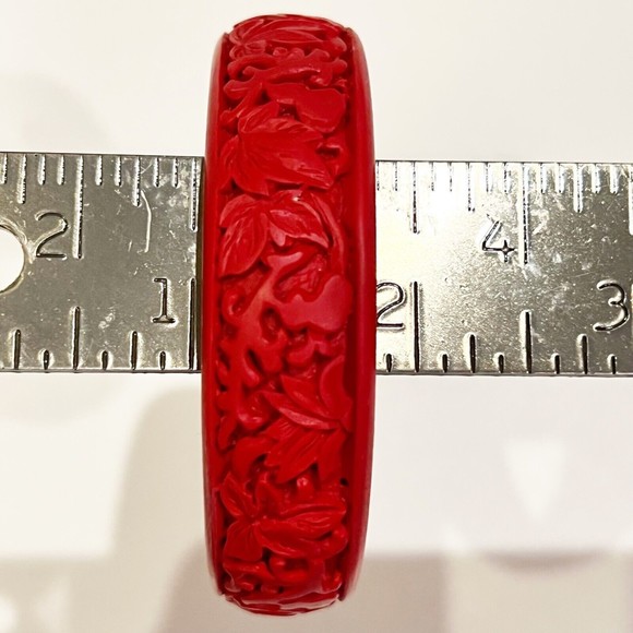 Vtg Chinese Red Cinnabar Flower Floral & Fruit Design Carved Bangle Bracelet x2 - Picture 11 of 12
